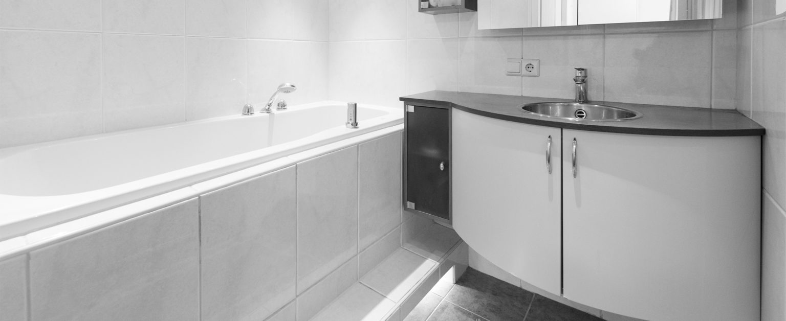Badkamer verbouwen in 1 week - All in - Veilige badkamer ...