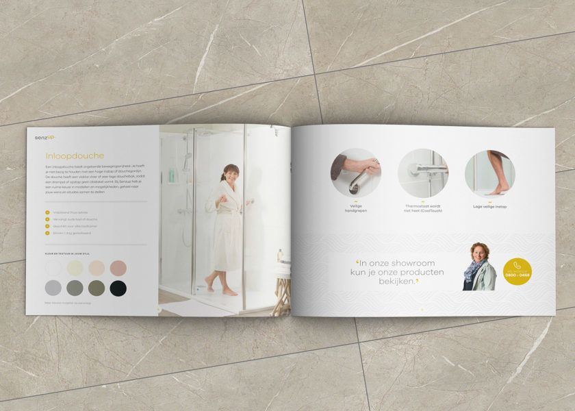 Opengeslagen brochure van Senzup badkamers